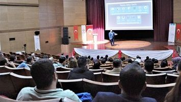 &Ouml;ĞRETMENLERE YAPAY ZEKA...