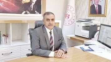 TEBRİK &Ccedil;İ&Ccedil;EKLERİNİ BAĞIŞLADI