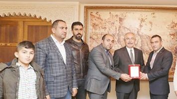 MARDİN VALİSİNE PLAKET