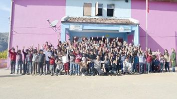 GEN&Ccedil;LİK, K&Ouml;Y &Ccedil;OCUKLARINI EĞLENDİRDİ
