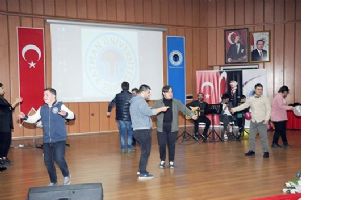 MELEKLER, &Uuml;NİVERSİTEDE EĞLENDİ