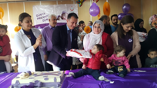 PREMAT&Uuml;RE BEBEKLERLE ETKİNLİK