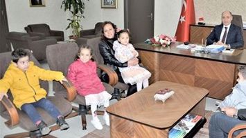MİNİK ZİYARET&Ccedil;İLERİNİ AĞIRLADI