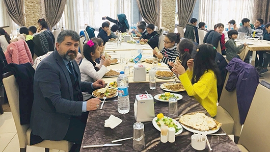 &Ouml;NCE EĞİTİM, SONRA PİZZA