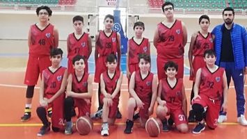 ERKEK BASKETBOL TAKIMIMIZ &Ccedil;EYREK FİNALDE