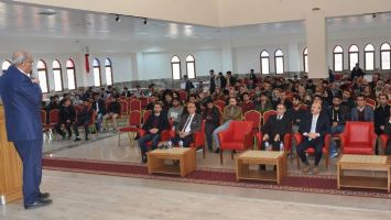 &Ouml;ĞRETMENLERE KONFERANS VERİLDİ