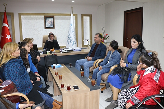 &Ccedil;OCUKLAR SORDU EŞ BAŞKANLAR YANITLADI