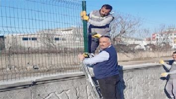 MEZARLIĞA TEL &Ouml;RG&Uuml;