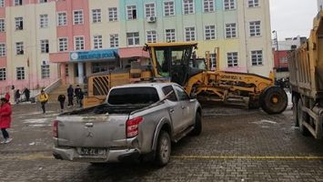 OKULLARDA KAR TEMİZLİĞİ