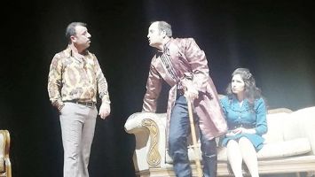 CİMRİ, AYAKTA ALKIŞLANDI