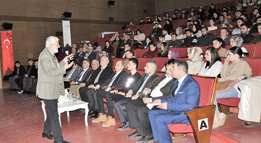 GEN&Ccedil; EĞİTİMCİLERE KONFERANS