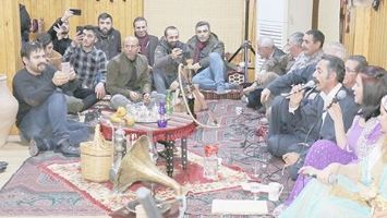 DENGBEJLERDEN KLAM ZİYAFETİ