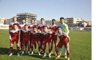 PETROLSPOR 10 FUTBOLCU İLE YOLLARINI AYIRDI