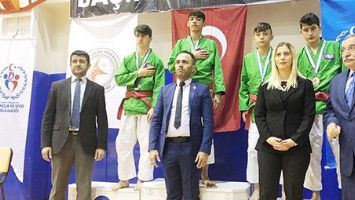 3 T&Uuml;RKİYE BİRİNCİSİ, KURAŞ&rsquo;TAN