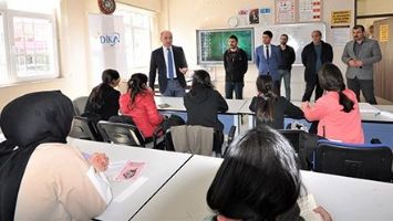 OKULLARI ADIM ADIM GEZİYOR