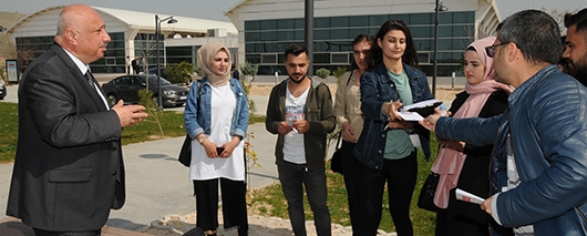 SENATO, VİR&Uuml;SE KARŞI TOPLANDI