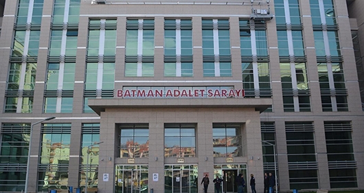 ADLİYEDE &Ouml;NLEM