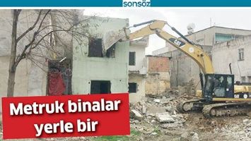METRUK BİNALAR YERLE BİR