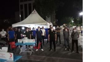GEN&Ccedil;LİK KAN VERDİ