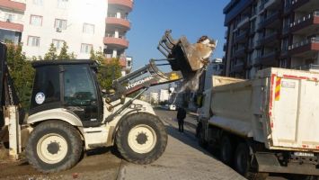 HER G&Uuml;N; 40 TON HAFRİYAT, 50 TON G&Uuml;BRE TOPLANIYOR