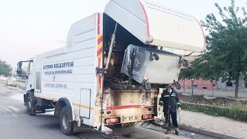 &Ccedil;&Ouml;PLER DAHA SIK TOPLANIYOR