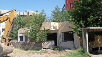 BAĞLAR SAKİNLERİ İSTEDİ,BELEDİYE YIKTI