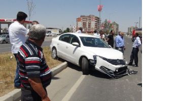 YENİ ALDIĞI OTOMOBİLİYLE KAZA YAPTI