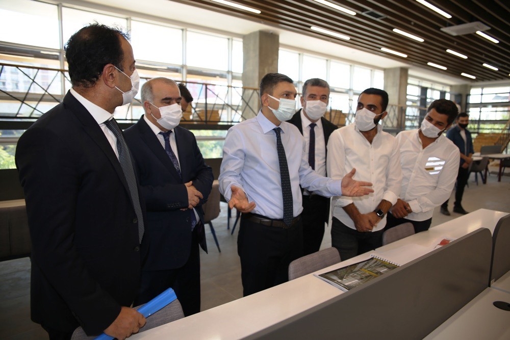 K&uuml;t&uuml;phane a&ccedil;ılışa hazırlanıyor