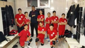VOLEYBOLCULARDAN B&Uuml;Y&Uuml;K BAŞARI