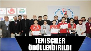 TENİS&Ccedil;İLER &Ouml;D&Uuml;LLENDİRİLDİ