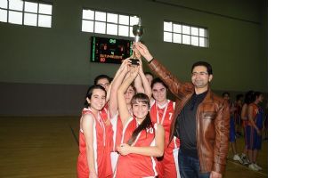 GEN&Ccedil; KIZLAR, BASKETBOL&rsquo;DA ŞAMPİYON