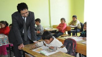 BEŞPINAR&rsquo;A BİN ADET KİTAP BAĞIŞLANDI