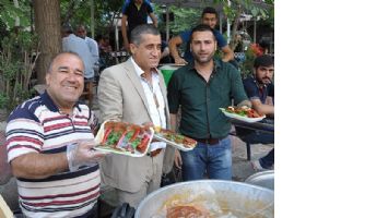 SANAT&Ccedil;ILARDAN İDRİS USTA&rsquo;YA ZİYARET
