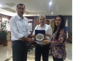 NECATİ SALMAN&rsquo;DAN EŞBAŞKANLAR&rsquo;A PLAKET