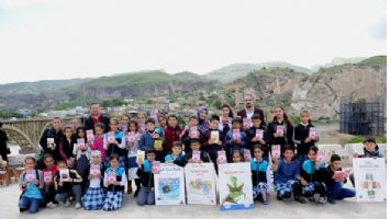 KİTAP KURDU HASANKEYF'TE