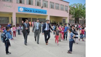&Ccedil;AĞLAR VE &Ccedil;ELİK, OKULLARI GEZDİ