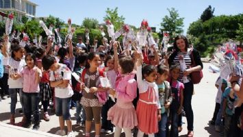 TOKİ&rsquo;DEN ANNELERE S&Uuml;RPRİZ ZİYARET