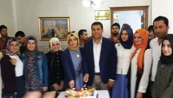 ECZACILAR, PASTA KESTİ