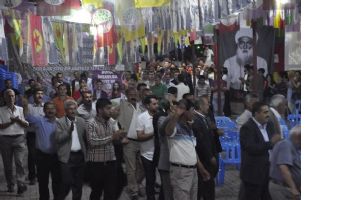 HDP&rsquo;YE KATILIMLAR S&Uuml;R&Uuml;YOR