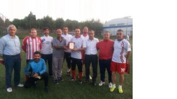 MASTER&rsquo;DEN AKIN VE TANRISEVEN&rsquo;E PLAKET