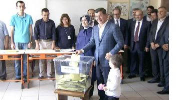 DAVUTOĞLU, OYUNU KONYA&rsquo;DA KULLANDI