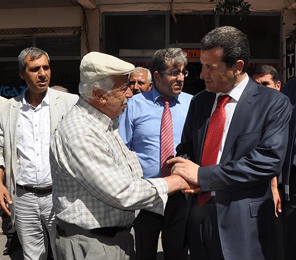 VALİ &Ccedil;ELİK, KOZLUK&rsquo;TA HASRET GİDERDİ