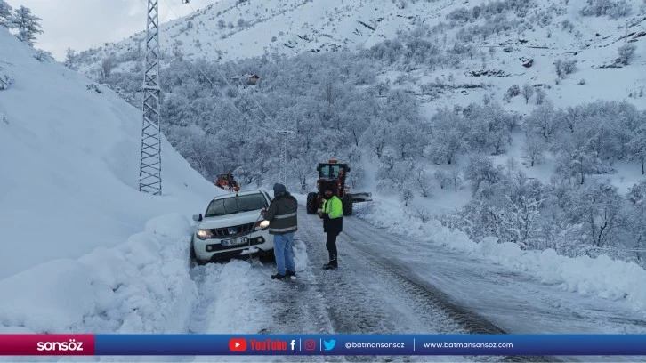 99 k&ouml;y ve mezraya ulaşım sağlanamıyor
