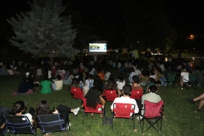 A&ccedil;ık havada sinema keyfi