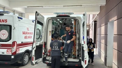 Adıyaman'da &ccedil;ıkan bı&ccedil;aklı kavgada 2 kişi yaralandı