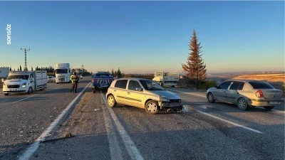 Adıyaman'da iki otomobilin &ccedil;arpıştığı kazada 2 kişi yaralandı