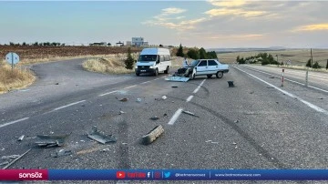Adıyaman'da iki otomobilin &ccedil;arpıştığı kazada 3 kişi yaralandı