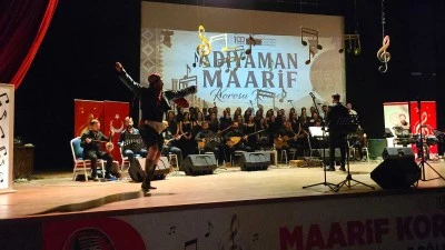 Adıyaman&rsquo;da &ouml;ğretmenlerden oluşan &lsquo;maarif korosu&rsquo; m&uuml;zikseverlerle buluştu