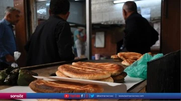 Adıyaman'da taş fırından &ccedil;ıkan lezzet "peksimet"