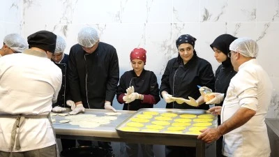 Adıyaman'ın bayram lezzeti "taplama" &ouml;ğrencilerin emeğiyle sofralara ulaşıyor